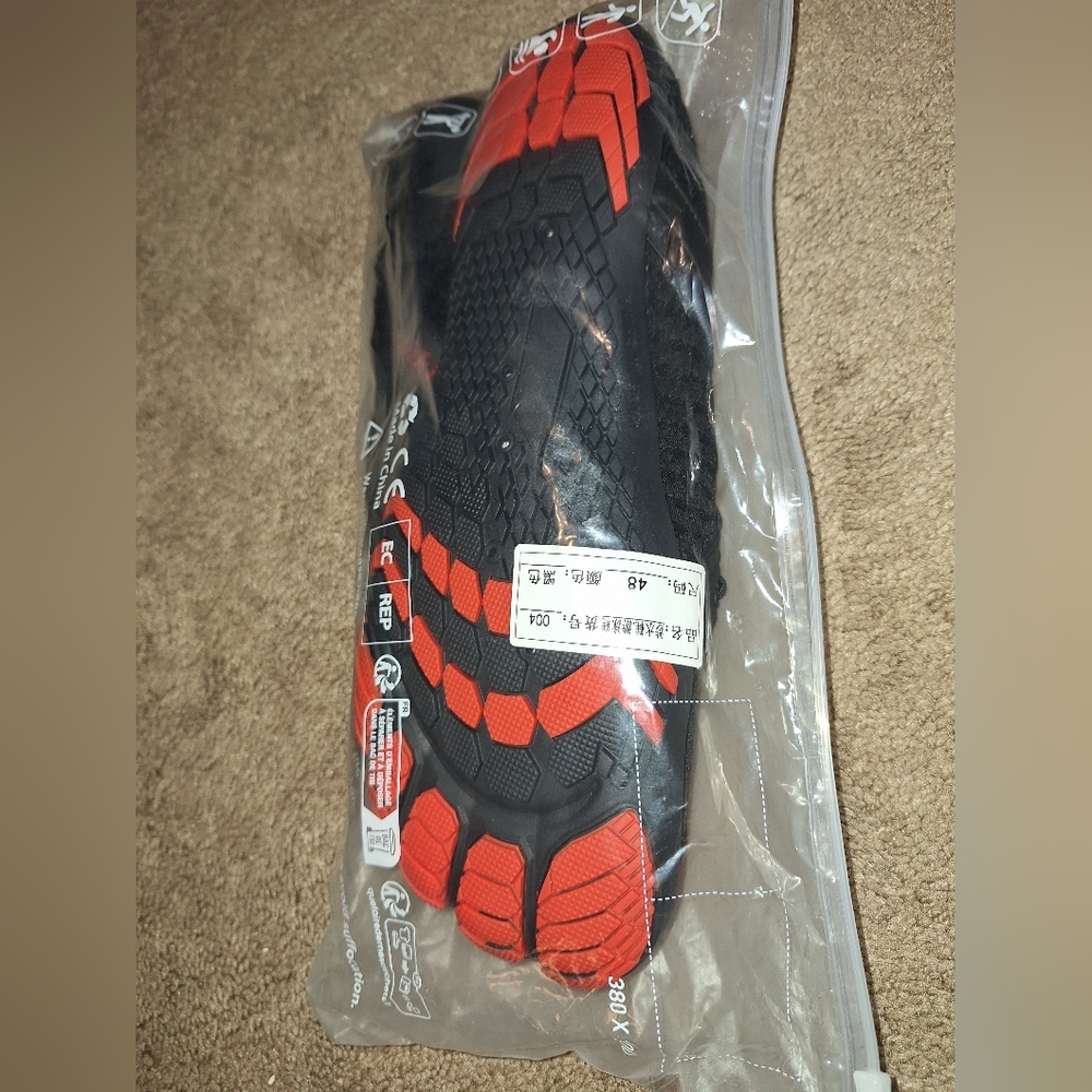 NWT / MENS SIZE 12 / Chkus Black Athletic Water Shoes with Red Accents - Picture 8 of 13